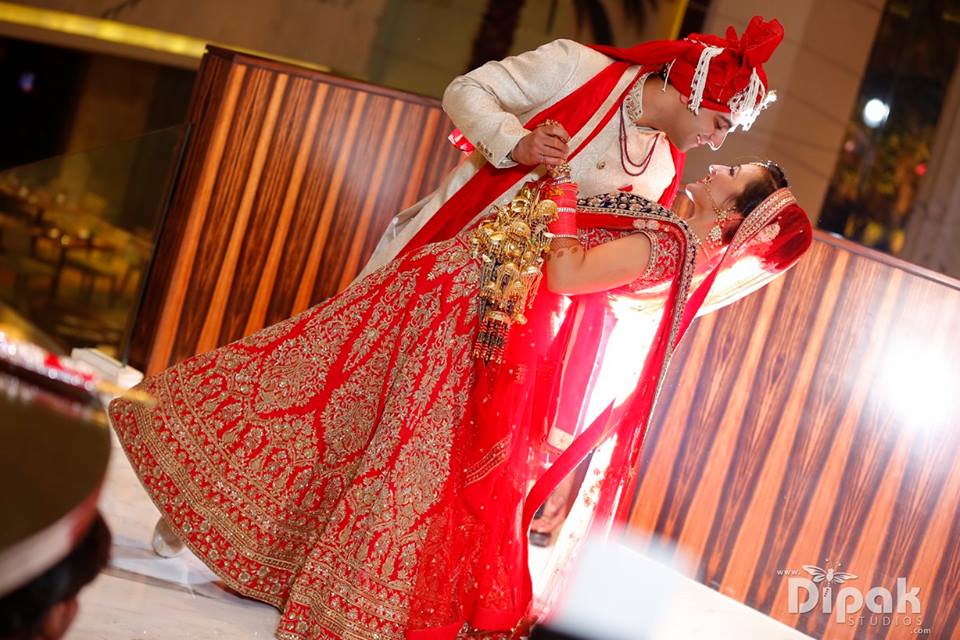 Insta-Worthy Couple Portrait Ideas For Your Wedding Shoot | Wedding  portrait poses, Muslim wedding photography, Bridal photography poses