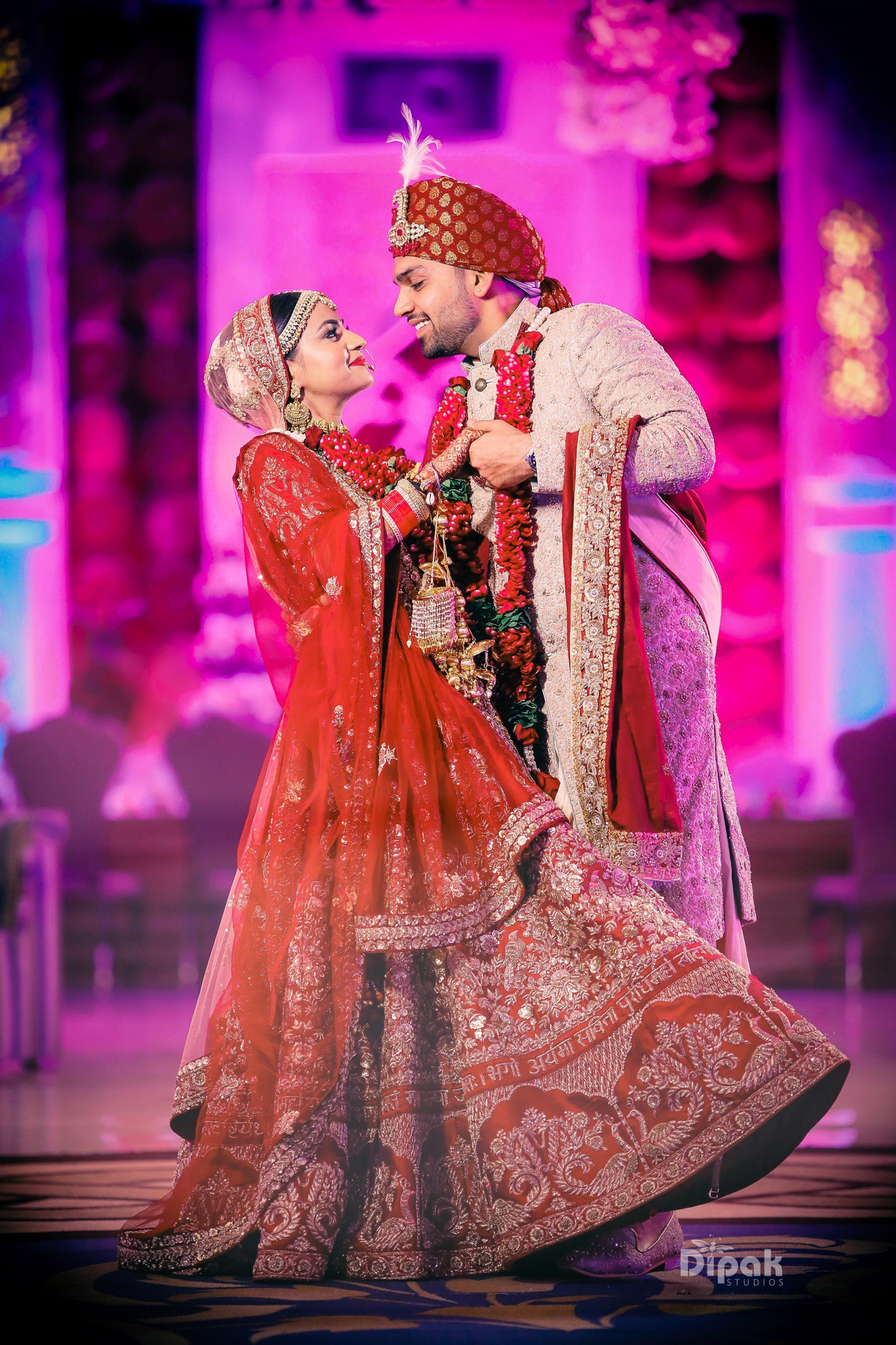Pin by Sukhpreet Kaur 🌹💗💞💖💟🌹 on Bride | Indian bride poses, Indian  wedding poses, Indian wedding couple photography